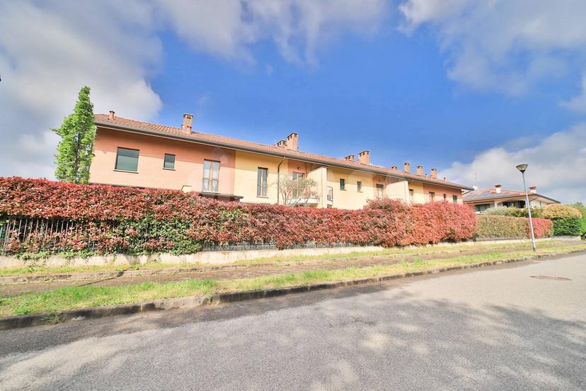 Quadrilocale in Via Resegone 11, Lomagna — foto 2 di 5