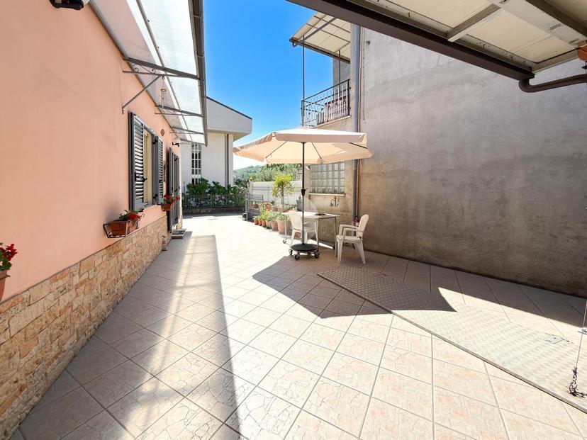 Villa in Via Insorti di Bosco Martese 16, Teramo — foto 4 di 5