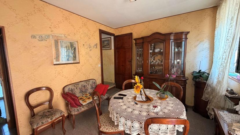 Porzione di casa in Via Nuova Segromigno, Capannori