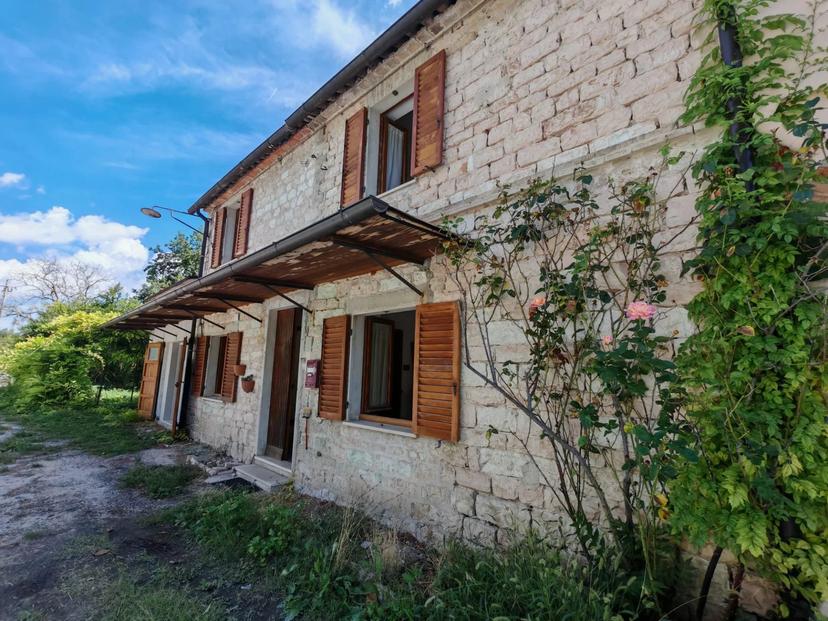 Appartamento in Frazione Cartoceto, Pergola — foto 3 di 5