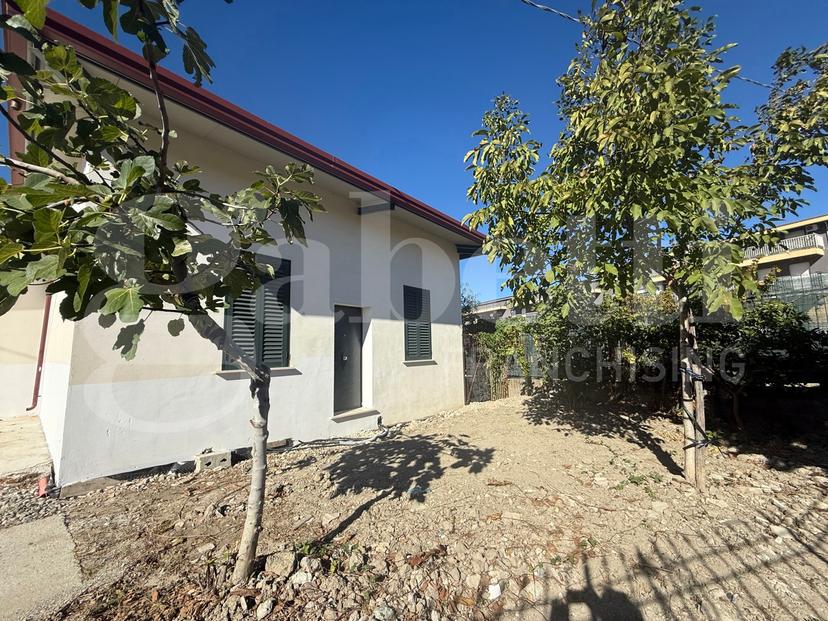 Casa indipendente in Viale Magna Grecia 128/B, Catanzaro — foto 4 di 5