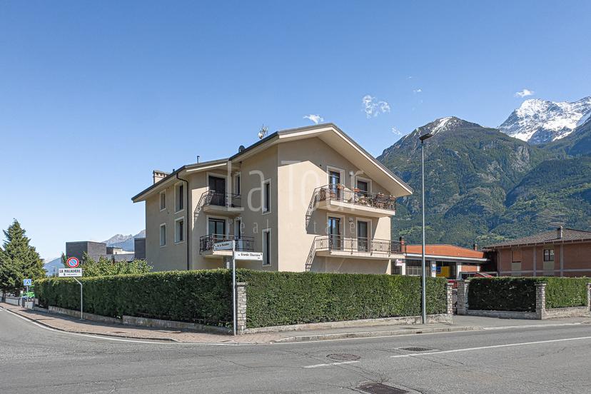Trilocale in Località Grande Charriere, Saint-Christophe — foto 2 di 5