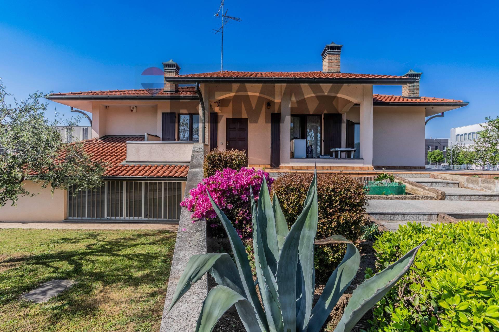 Villa in Via Settembrini 27, Lainate
