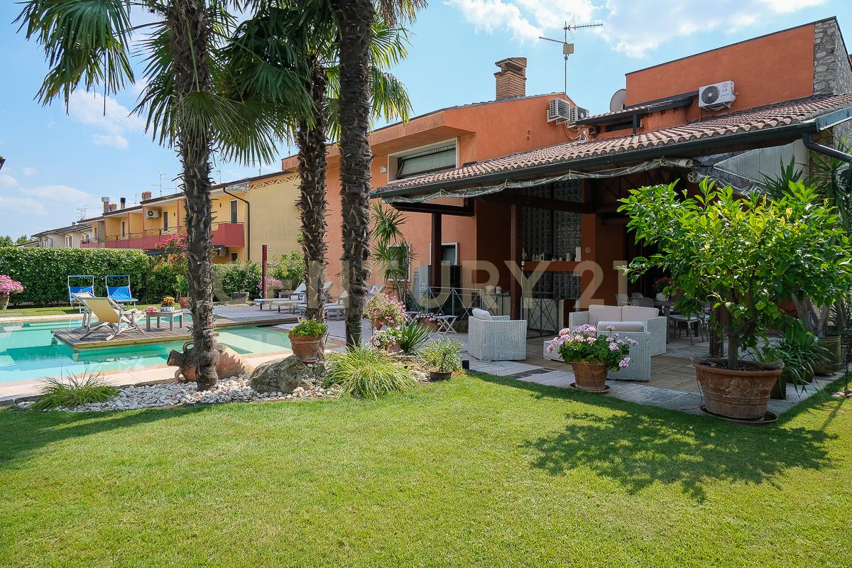 Villa in Via Adige 11, Montecchia di Crosara