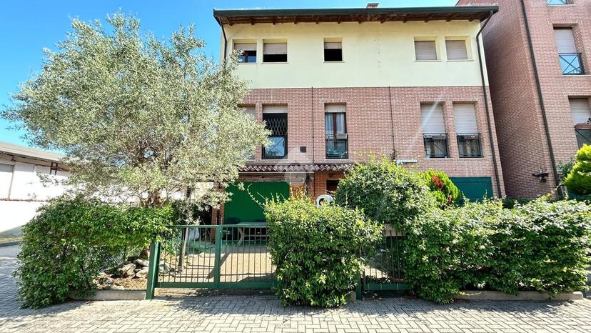 Villa a schiera in Viale Giulio Zaganelli 19, Massa Lombarda — foto 3 di 5