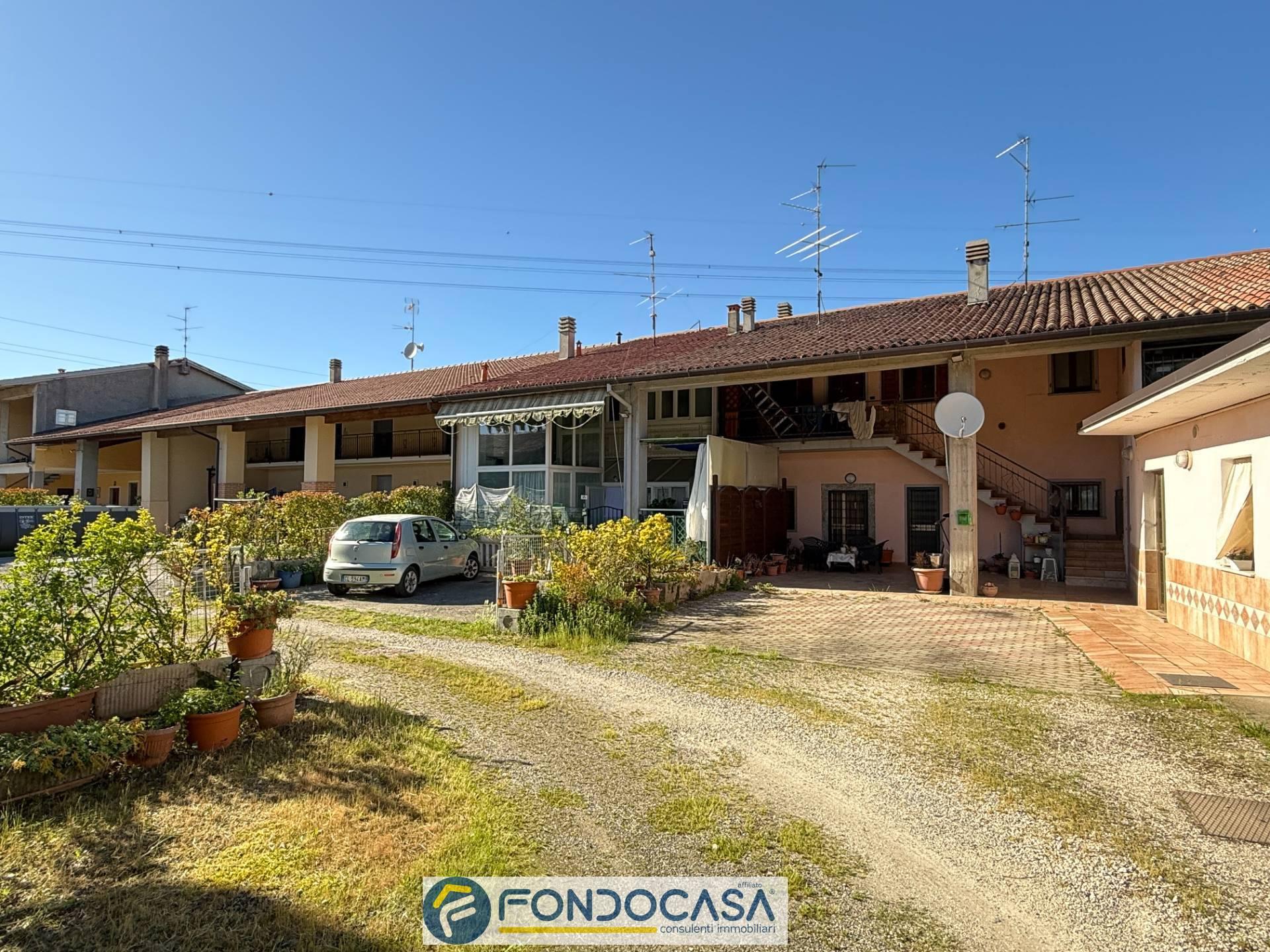 Bilocale in Via Sn Bernardo, Cazzago San Martino