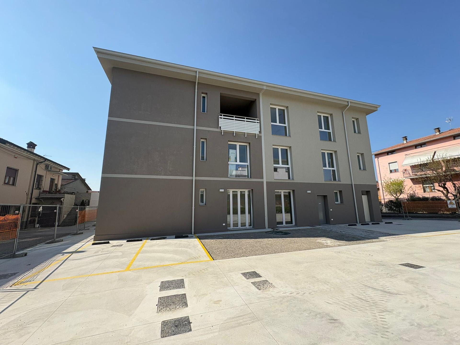 Bilocale, Castel San Giovanni