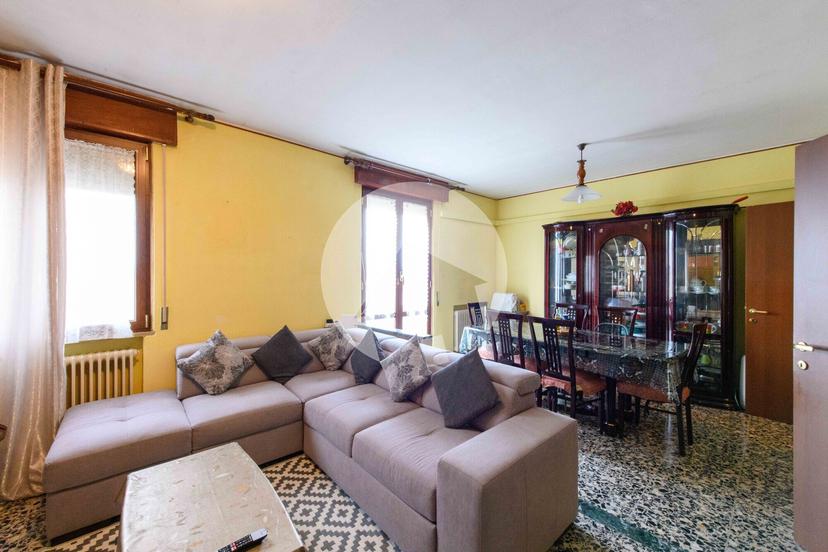Quadrilocale in Via Giovanni Zibordi 44, Guastalla — foto 3 di 5