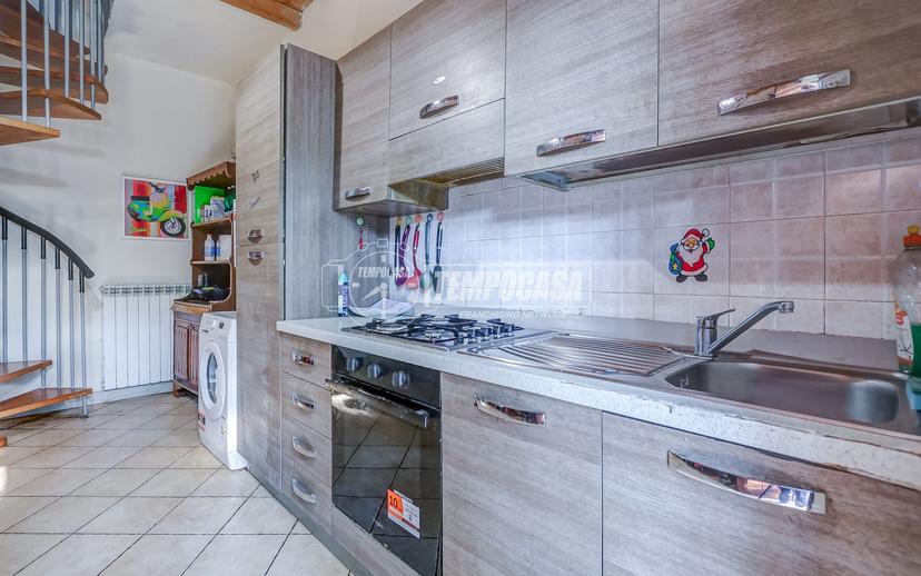 Bilocale in Via Varese, Varano Borghi