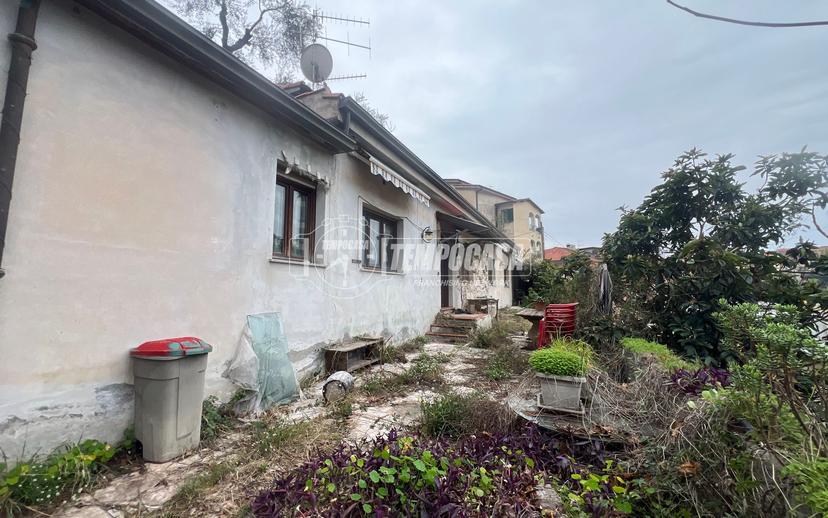 Casa indipendente in Via Gianchette 26, Ventimiglia — foto 4 di 5