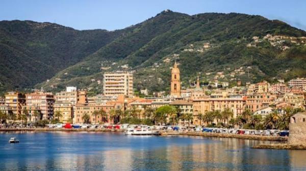 Appartamento in Lungomare Vittorio Veneto, Rapallo