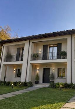 Villa a schiera in Via Naranzana, Trezzo Tinella