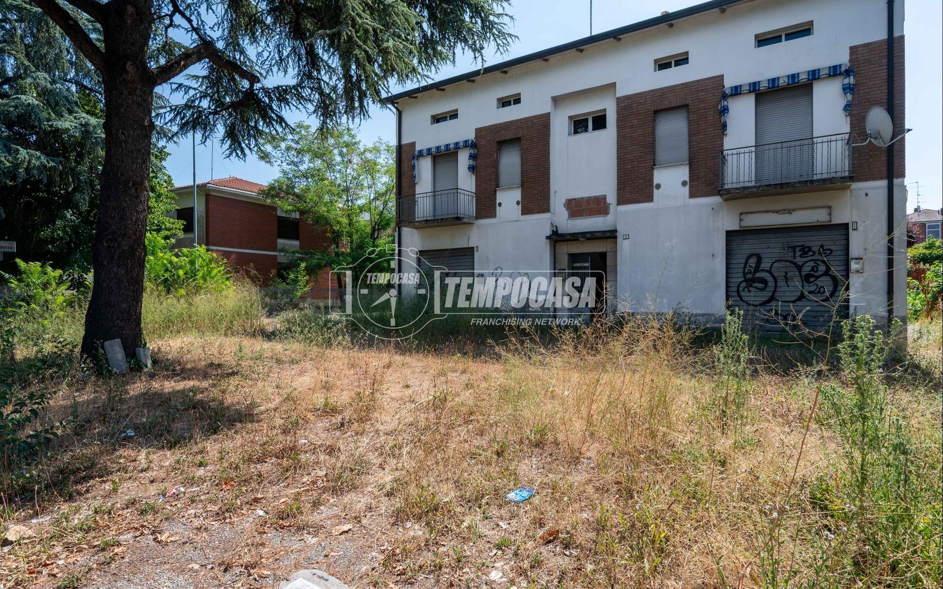 Villa a schiera in Via della Canalina 6, Reggio nell'Emilia