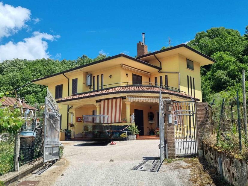 Trilocale in Via dell'Emigrante, Montefalcione — foto 2 di 5