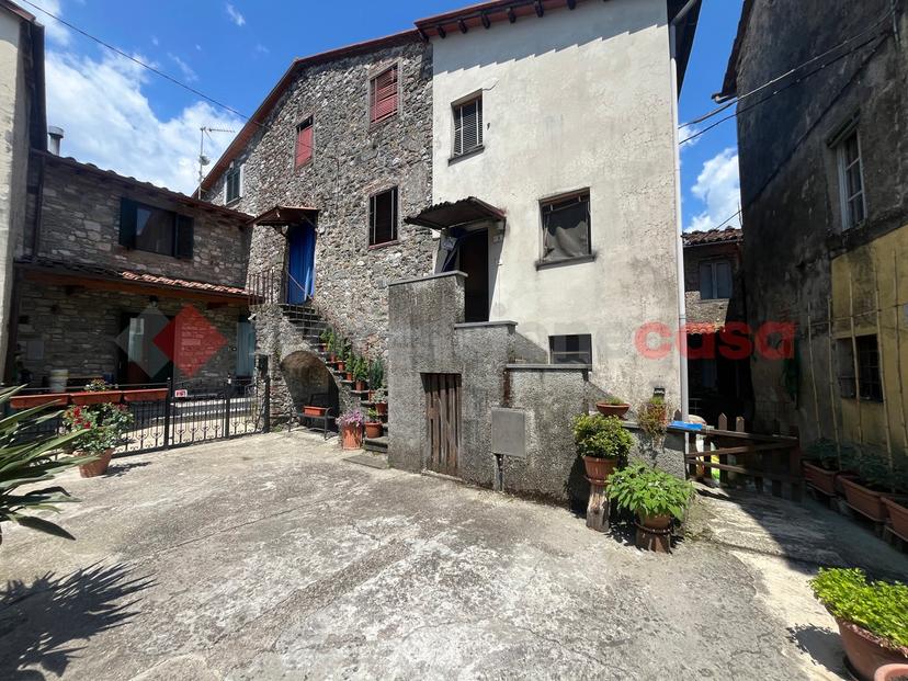 Terratetto unifamiliare in Piazza Pietro Barsanti 8, Borgo a Mozzano