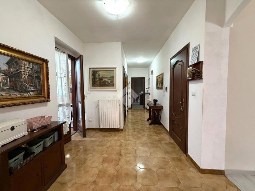 Appartamento in Frazione Gastaldi 30, Piscina — foto 4 di 5