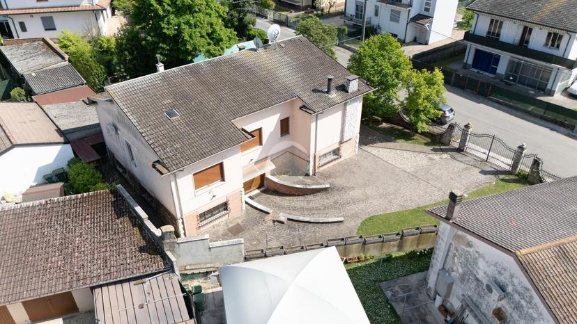 Villa in Via Papa Giovanni XXIII 7, Curtatone — foto 4 di 5
