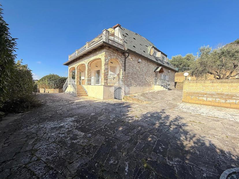 Villa in Via delle Fornaci 23, Genzano di Roma — foto 3 di 5