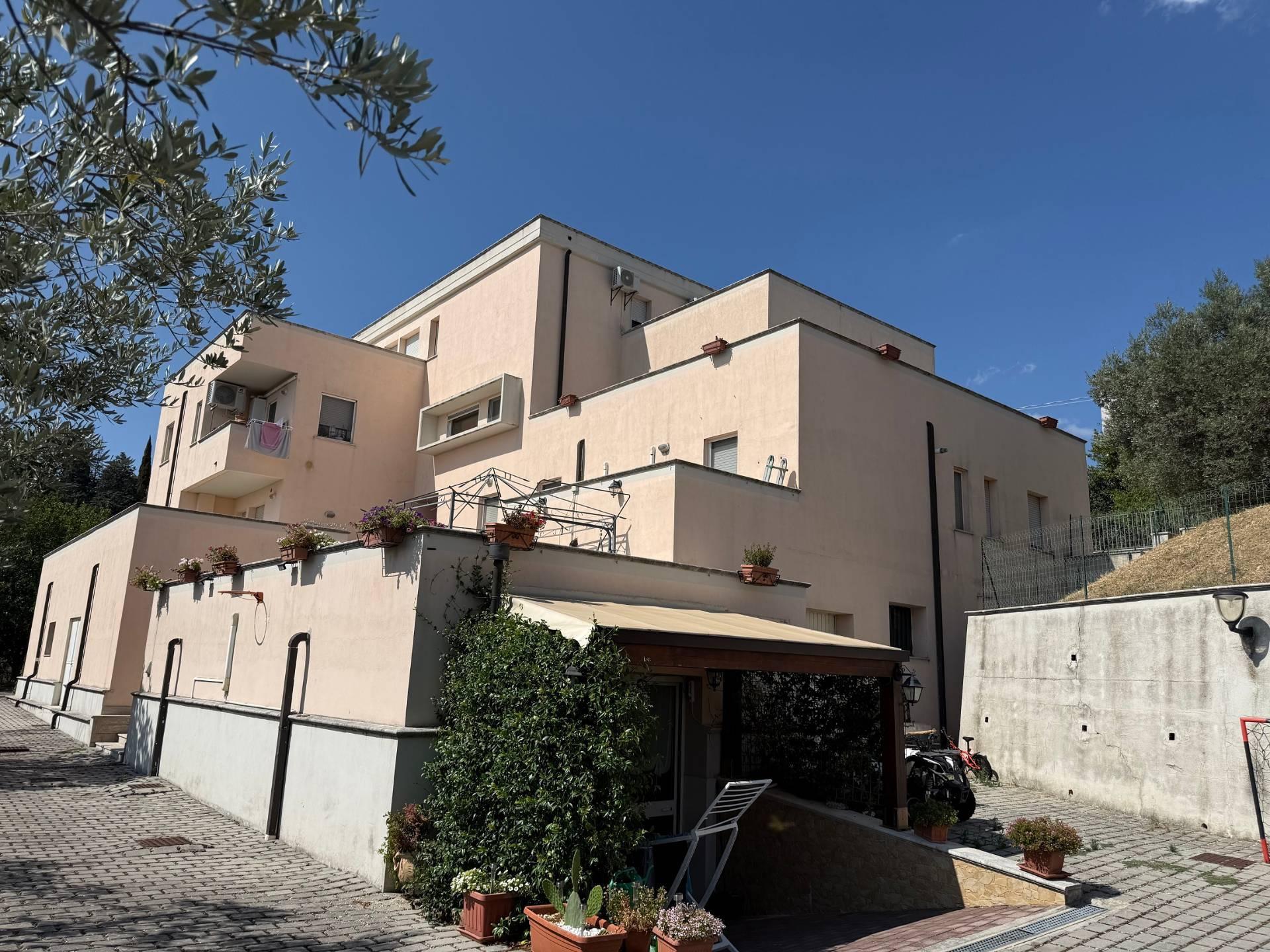 Trilocale in Via del Monte Gualdo Cattaneo, Gualdo Cattaneo