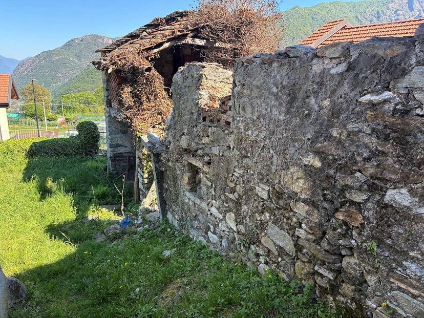 Rustico in Arzo, Casale Corte Cerro — foto 3 di 5