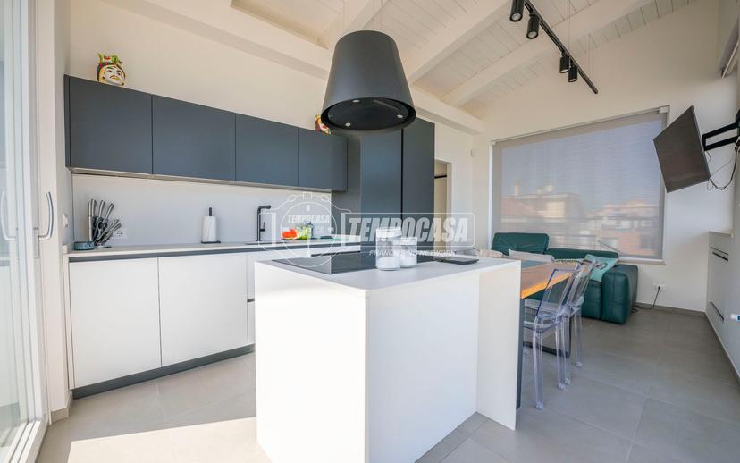 Bilocale in Lungomare Alcide De Gasperi 220, Grottammare — foto 4 di 5