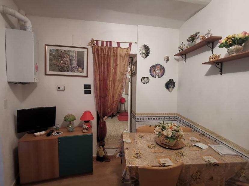 Casa indipendente in Via San Rocco, Farindola