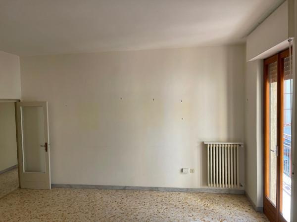 Trilocale in Piazzetta Matteo Renato Imbriani, Trani — foto 2 di 5