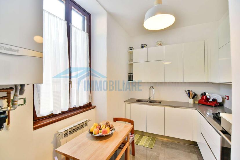 Appartamento in Via Alessandro Volta 31, Canzo — foto 3 di 5