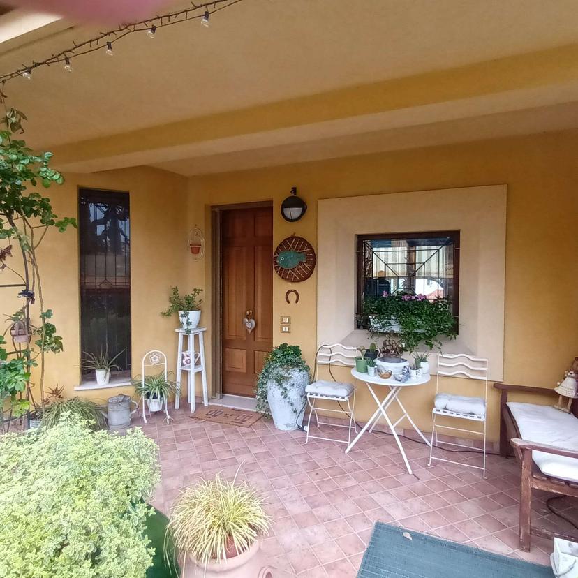 Villa a schiera in Via Renato Muccioli , Coriano — foto 2 di 5