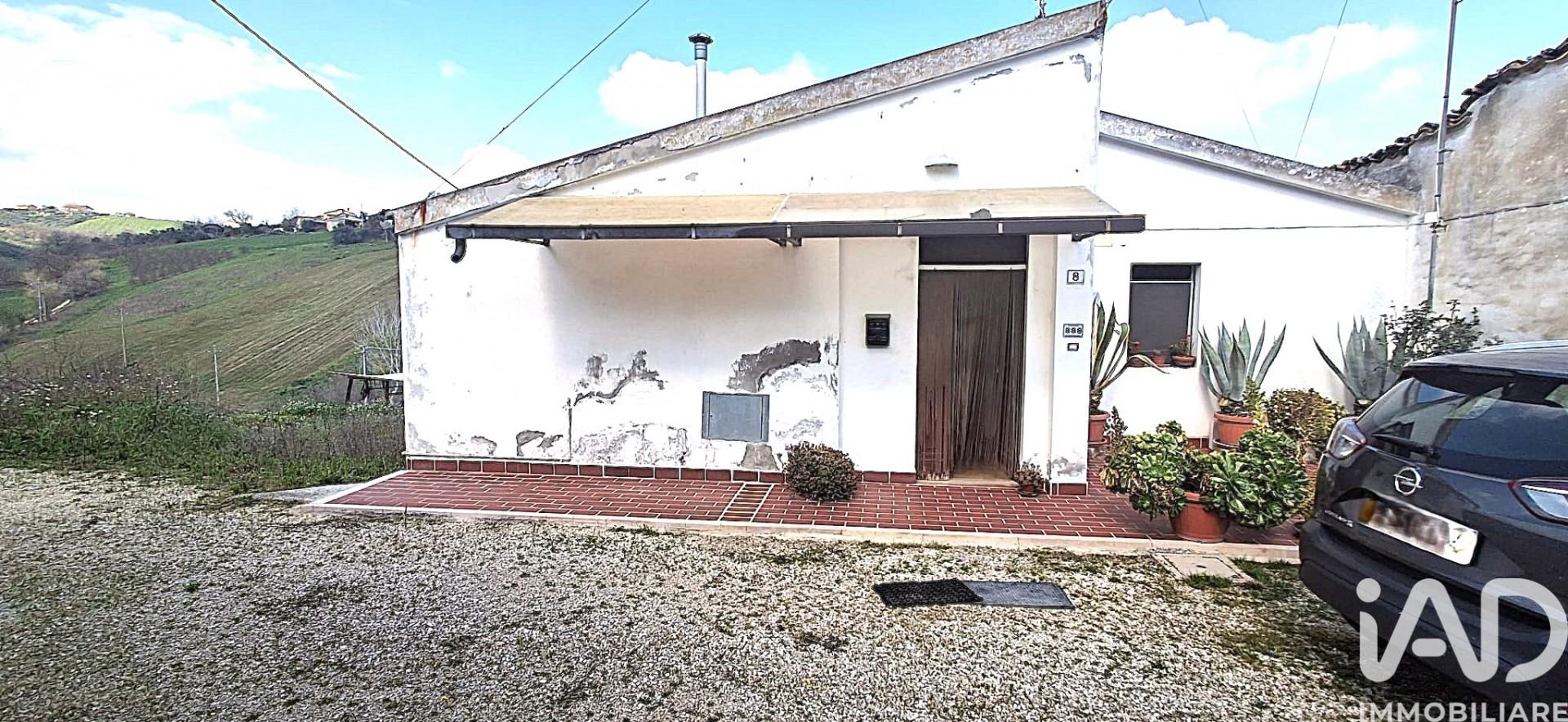 Casa indipendente in Frazione Marchegiani, Pianella