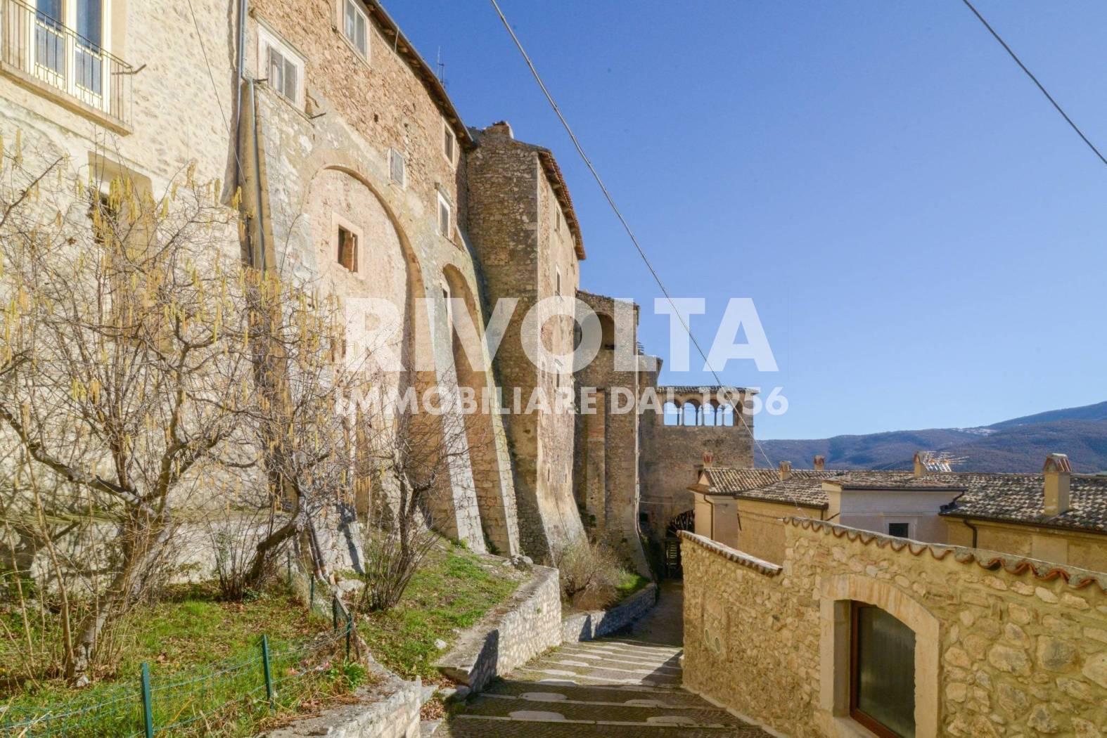 Villa in Via del Municipio, Navelli