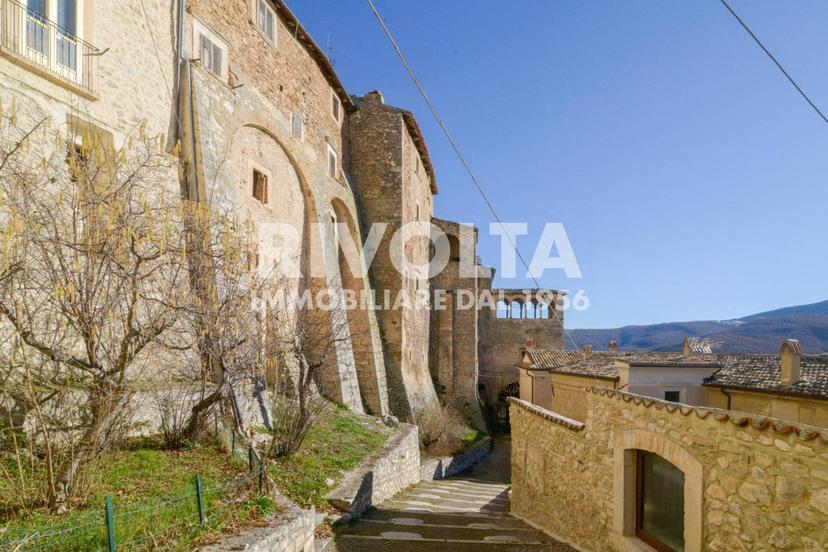 Villa in Via del Municipio, Navelli