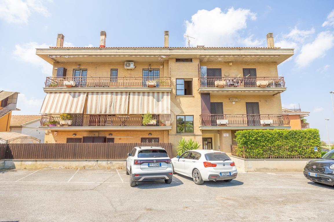 Trilocale in Via Colle Fiorito 24, Castel Gandolfo