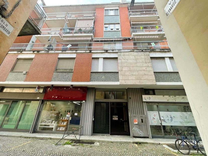 Trilocale in Via Massimo d'Azeglio, Casale Monferrato — foto 3 di 5