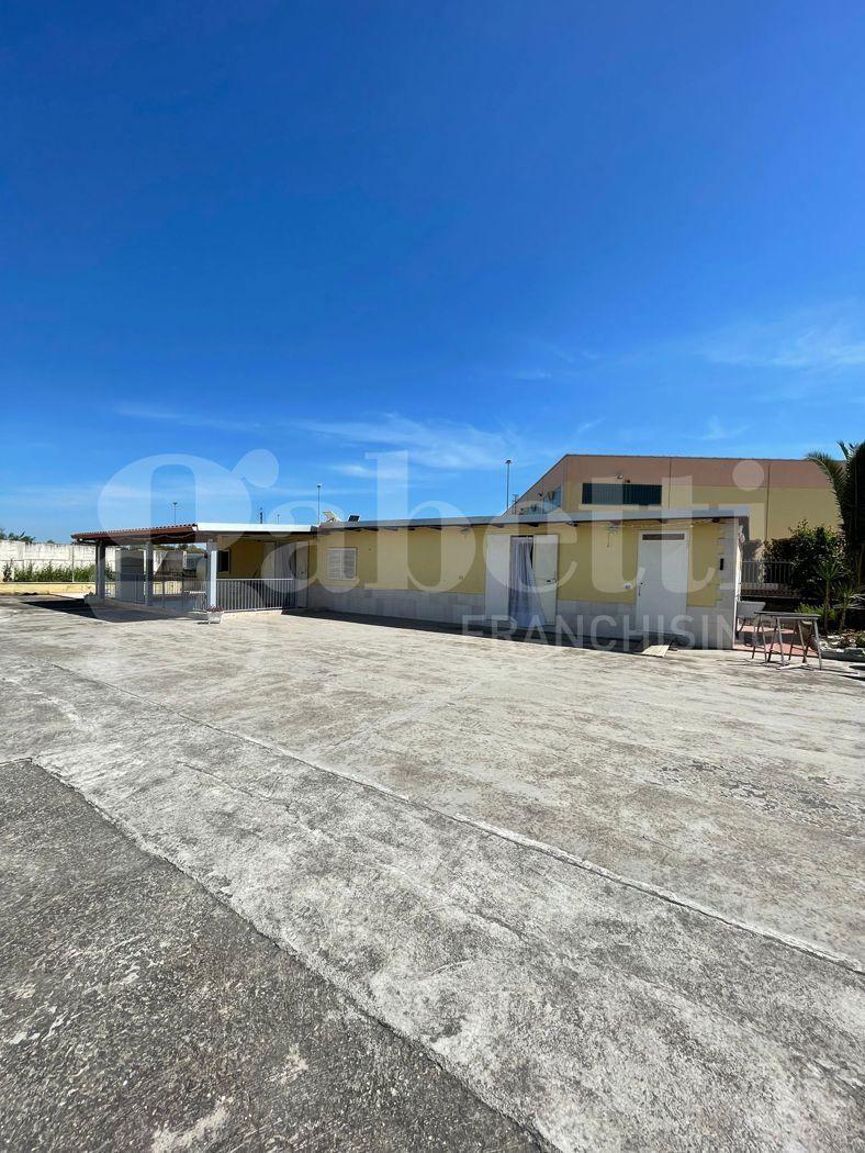 Villa in Zona Via Gravina, Corato