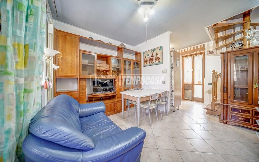 Casa indipendente in Via Cesare Battisti 13, Carnago — foto 2 di 5