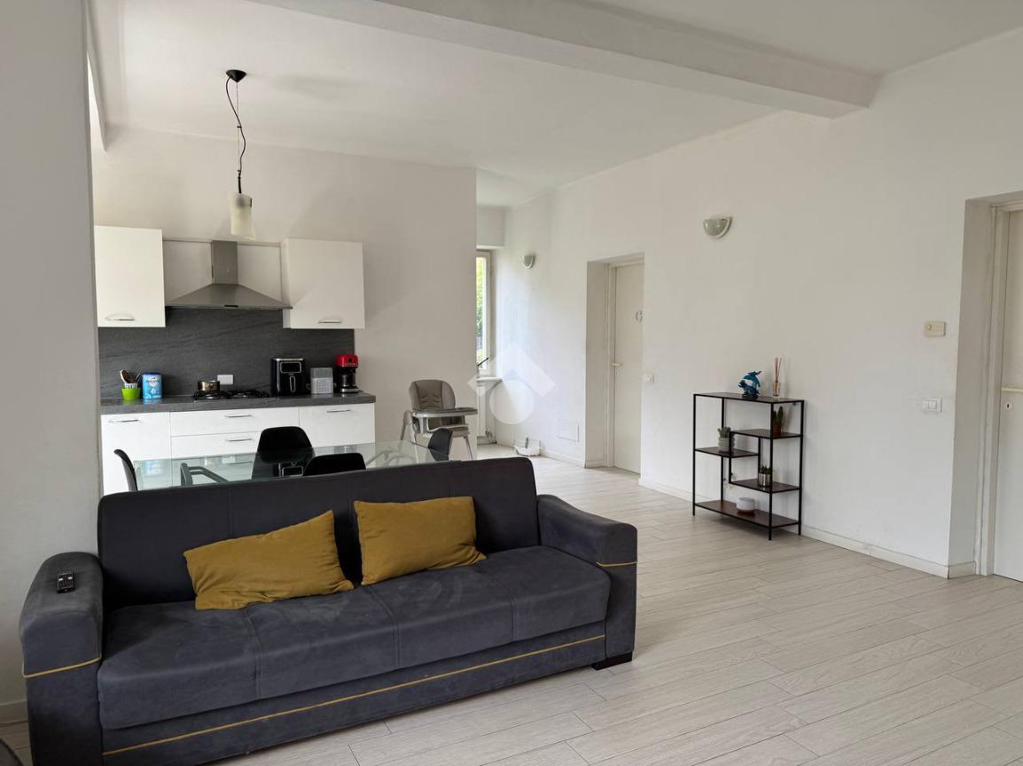 Trilocale in Via Ottoboni 23, Lovere