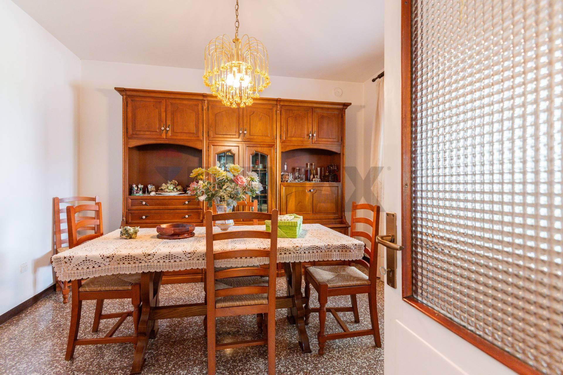 Trilocale in Strada della Villa 48, Tizzano Val Parma