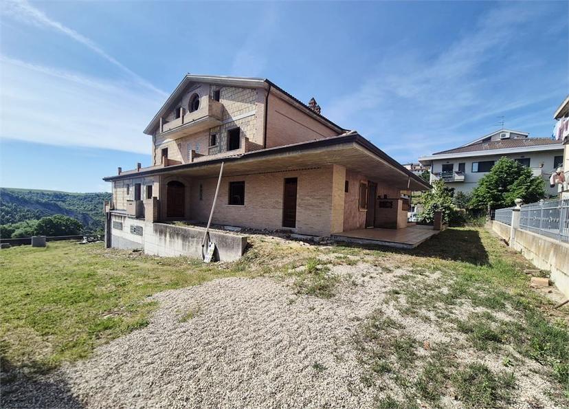 Villa, Castilenti — foto 2 di 5
