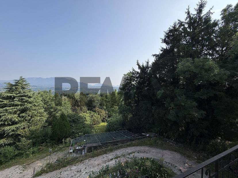 Trilocale in Via Mazzini 18, Buguggiate — foto 2 di 5