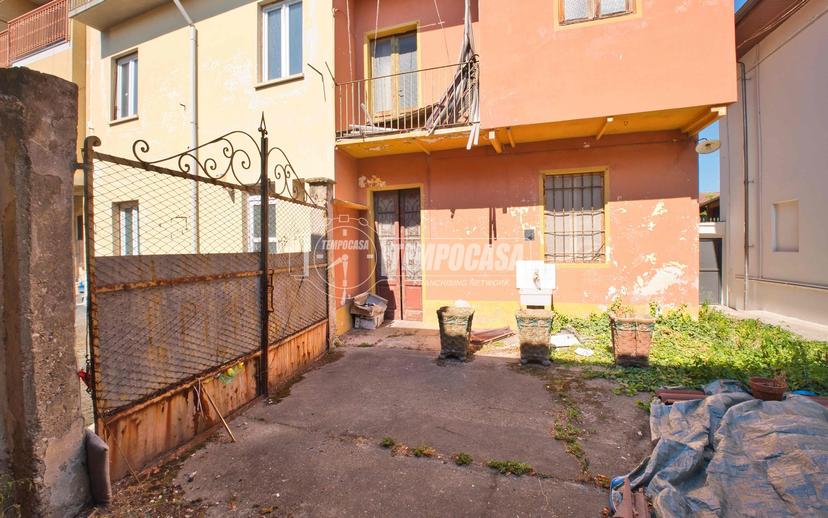 Casa indipendente, Romentino