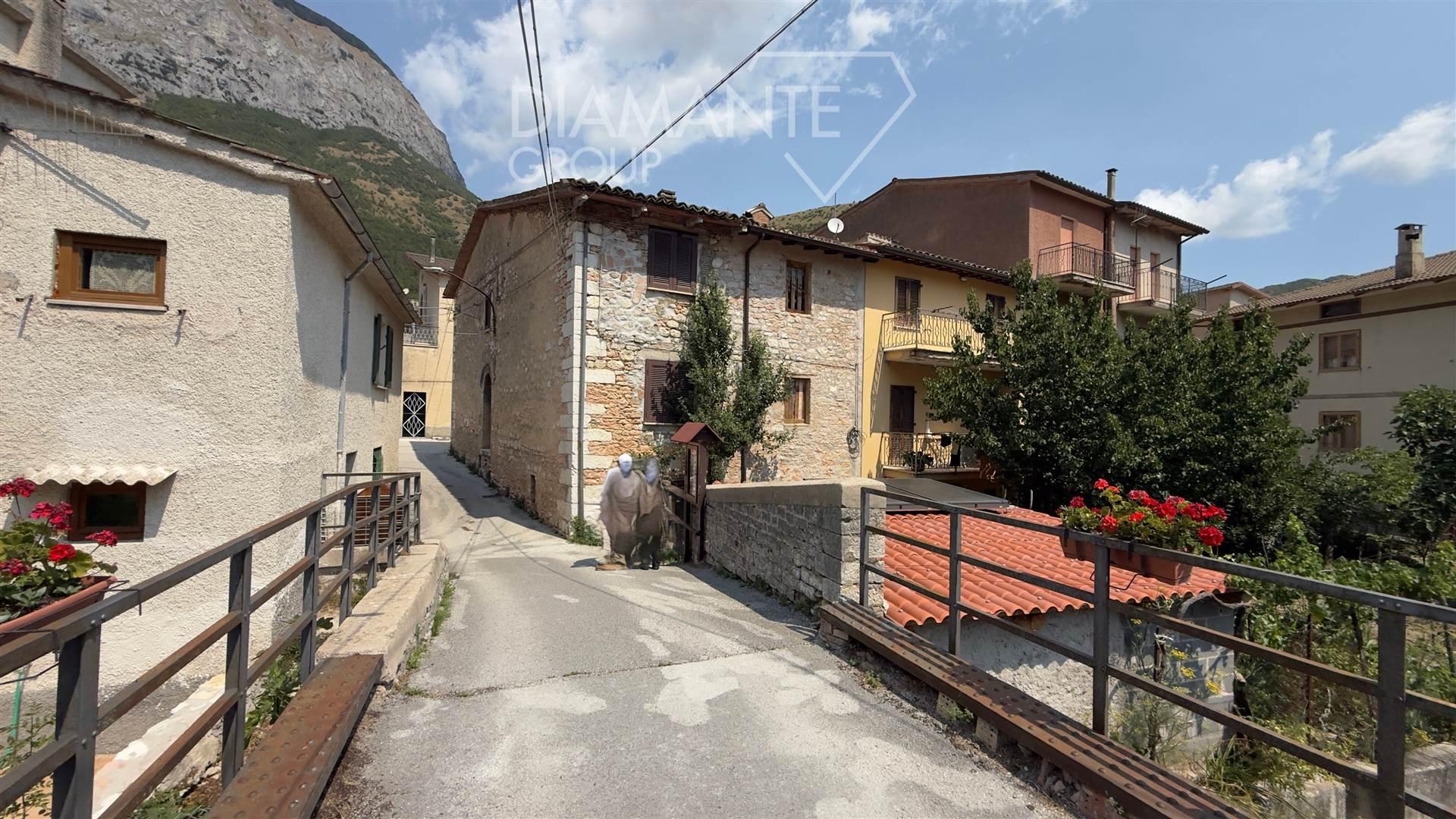 Casa indipendente, Scheggia e Pascelupo