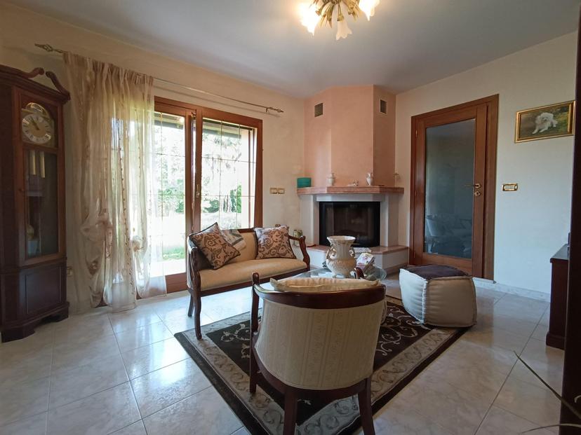 Villa unifamiliare, Cordovado — foto 3 di 5