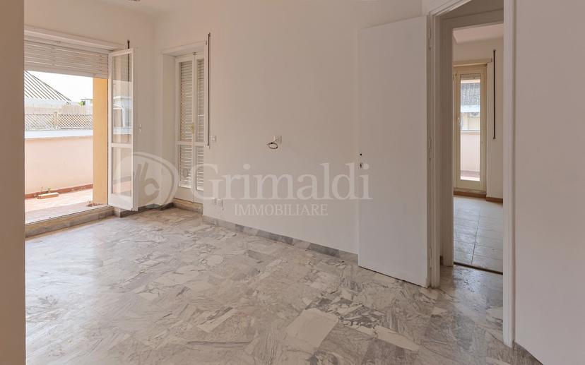Quadrilocale in Via Cerreto Guidi, Roma