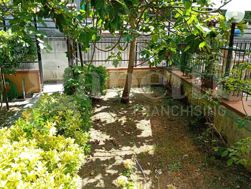 Villa a schiera in Galluccio, Loc. Torazzi Parco Silvedil Snc, Galluccio — foto 3 di 5
