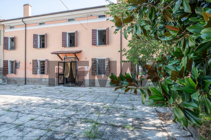 Villa a schiera in Via Padre Kolbe 21/8, Commessaggio — foto 5 di 5