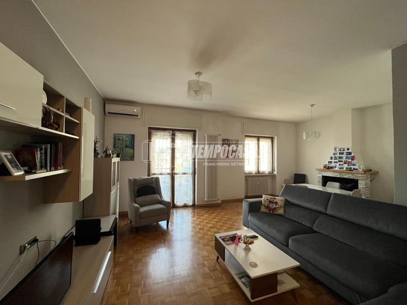 Bilocale in Viale Cesare Battisti 24, Vedano al Lambro — foto 5 di 5