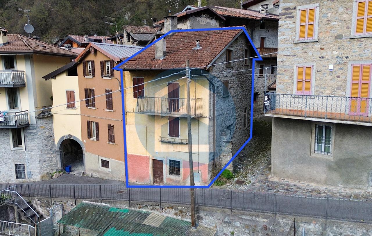 Casa indipendente in Via Ripa, Bienno
