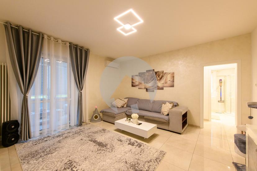 Appartamento in Via Papa Giovanni XXIII 32, Reggio nell'Emilia — foto 3 di 5