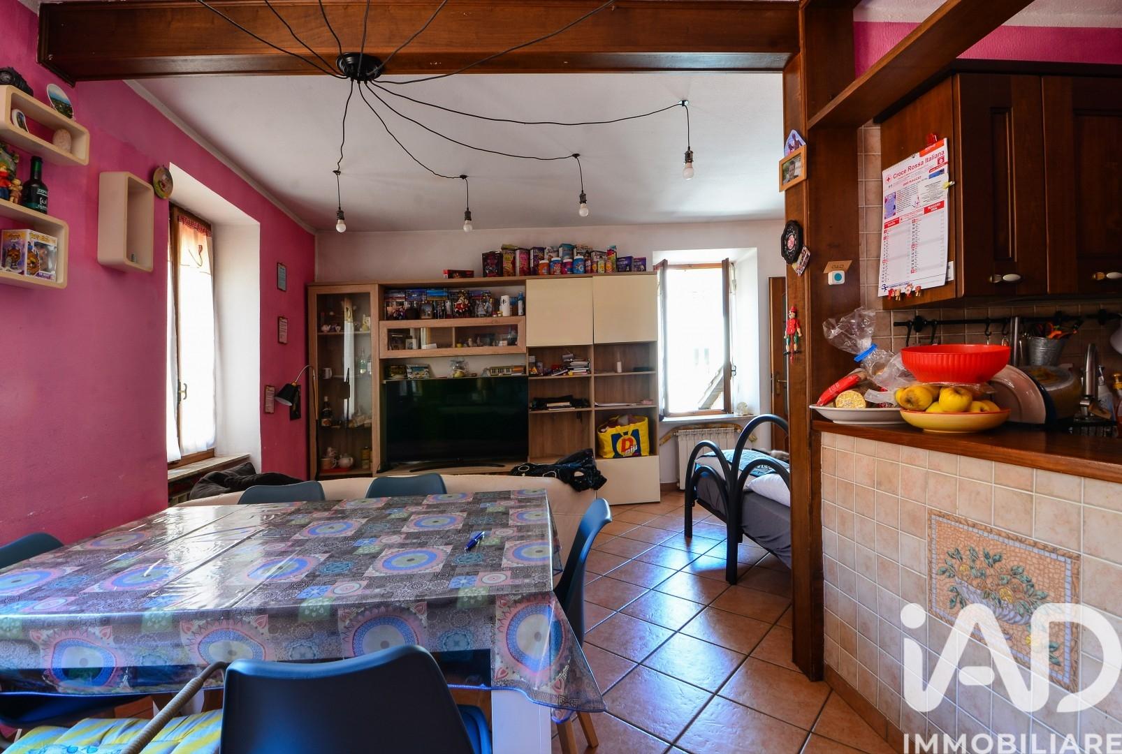 Casa indipendente in Via Teologo Antonio Bosio, Millesimo